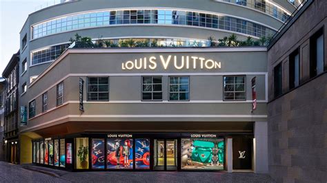 louis vuitton boutique italia|louis vuitton bagutta.